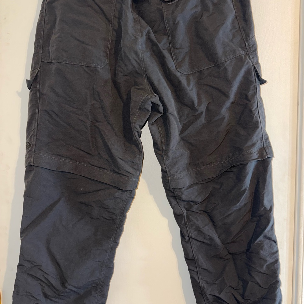 The North Face Gray Men's Pants/Shorts Size Large